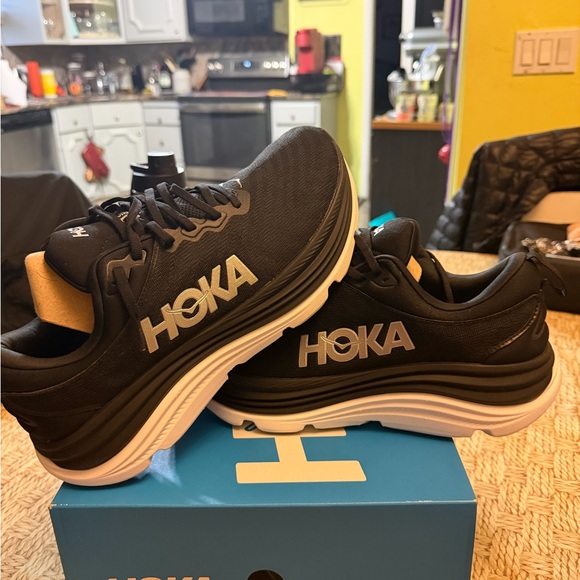 HOKA GAVIOTA 5 sz 11 mens new in box !!